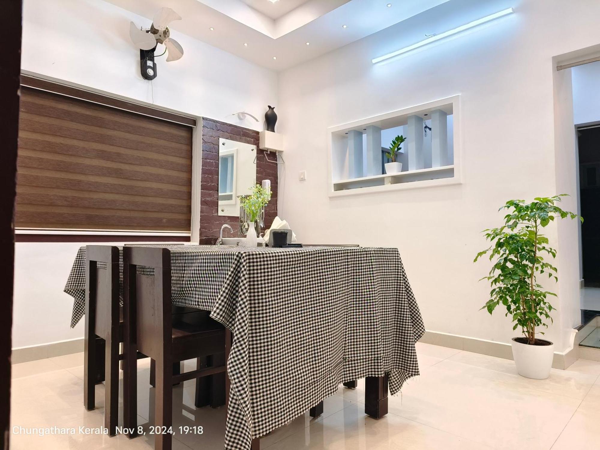 Swasth The Riviera Lovedale Nilambur Phòng bức ảnh